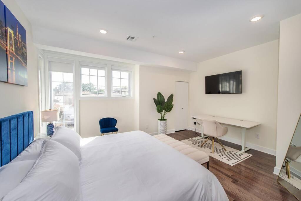 Stylish Chic Condo Nyc At Fingertips North Bergen Exterior photo